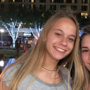 Meet your Posher, Kayla